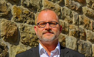 Maik Schlicht möchte sich besonders für das Ehrenamt und die Schulen in Extertal engagieren. - CDU Extertal