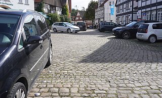 Das hohe Verkehrsaufkommen in der Altstadt ist Anwohnern ein Graus.  - Michaela Weiße