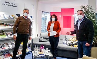 Wolfgang Jäger, Geschäftsführer Lemgo Marketing (von links), Bundestagsabgeordnete Kerstin Vieregge und Markus Henkel, Geschäftsführer Intersport Henkel und Vorstand Lemgo Marketing, wollen gute Rahmenbedingungen für das Stadtbild der Zukunft schaffen. - Kerstin Vieregge Wolfgang Jäger, Geschäftsführer Lemgo Marketing (von links), Bundestagsabgeordnete Kerstin Vieregge und Markus Henkel, Geschäftsführer Intersport Henkel und Vorstand Lemgo Marketing, wollen gute Rahmenbedingungen für das Stadtbild der Zukunft schaffen. - Kerstin Vieregge