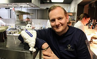 2024 freute sich Jan Diekjobst über die erneute Auszeichnung seines Restaurants mit einem Michelin-Stern. In diesem Jahr muss er den Stern wieder abgeben. - Archivfoto: Janet König