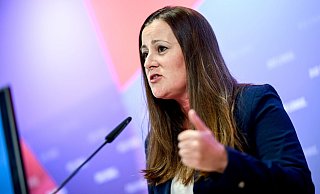 Janine Wissler, Parteivorsitzende, der Partei Die Linke, spricht. - Britta Pedersen/dpa Janine Wissler, Parteivorsitzende, der Partei Die Linke, spricht. - Britta Pedersen/dpa