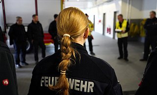 Die Einsatzkräfte der Feuerwehr proben ihr Vorgehen beim Stromausfall. - Stadt Detmold Die Einsatzkräfte der Feuerwehr proben ihr Vorgehen beim Stromausfall. - Stadt Detmold