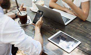 Immer informiert: Auf Smartphone, Tablet oder Laptop, die wichtigsten Nachrichten aus der Region gibt es immer auf LZ.de. - Symbolfoto: Pixabay
