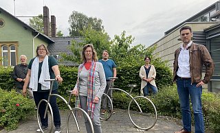 Bewerben sich um ein Ratsmandat: Jürgen Georgi, Iris Schön, Annette Vollmann, Florian Schön und Ute Knäble-Weberling beim Fototermin mit dem Landratskandidaten Robin Wagener (von links). - Bündnis 90/Die Grünen Bewerben sich um ein Ratsmandat: Jürgen Georgi, Iris Schön, Annette Vollmann, Florian Schön und Ute Knäble-Weberling beim Fototermin mit dem Landratskandidaten Robin Wagener (von links). - Bündnis 90/Die Grünen