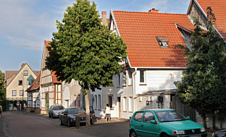Kein einheitliches Bild: In der Burgstraße in Horn gibt es gut sanierte Gebäude, aber auch heruntergekommene.  - Bernhard Preuss