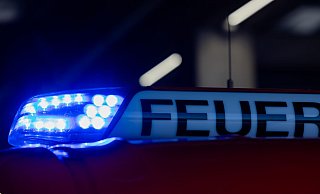 In einigen Teilen Nordrhein-Westfalens ist die Feuerwehr infolge nächtlichen Starkregens im Dauereinsatz - landesweit bleibt die Lage überschaubar. (Symbolbild) - Rolf Vennenbernd/dpa In einigen Teilen Nordrhein-Westfalens ist die Feuerwehr infolge nächtlichen Starkregens im Dauereinsatz - landesweit bleibt die Lage überschaubar. (Symbolbild) - Rolf Vennenbernd/dpa
