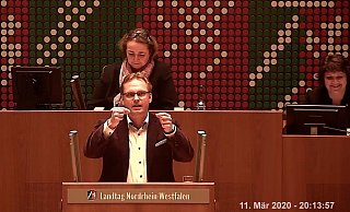 Maelzer erklärt die Sache mit dem Kupferdraht.  - SPD