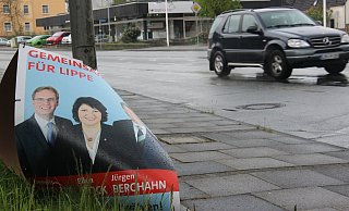 Ein zerstörtes SPD-Plakat. - Martin Hostert
