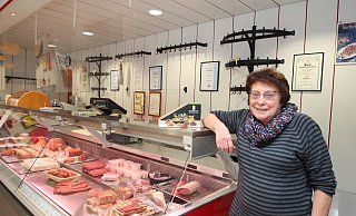 Die Fleischerei Holzhauer h&ouml;rt nach 34 Jahren in Hohenhausen auf. Elfgard Holzhauer sieht es mit einem lachenden und einem weinenden Auge, freut sich aber auf den Ruhestand. - Jens Rademacher