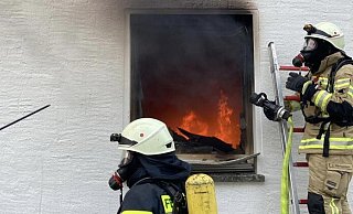 Im Zimmer loderten die Flammen hoch. - Feuerwehr Barntrup