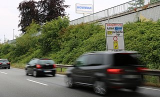 Noch gesperrt: Die Fahrtrichtung Bad Salzuflen auf der B 239 ist Baustelle. Dort wird bis voraussichtlich Ende Juli die Fahrbahndecke erneuert. - Alexandra Schaller Noch gesperrt: Die Fahrtrichtung Bad Salzuflen auf der B 239 ist Baustelle. Dort wird bis voraussichtlich Ende Juli die Fahrbahndecke erneuert. - Alexandra Schaller