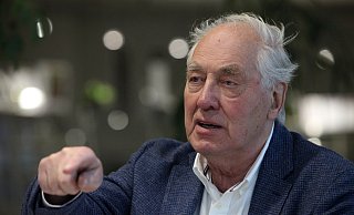 Hermann Haack sind die 80 Lebensjahre kaum anzumerken. Er setzt sich immer noch aufs Rad, legt mal eben 2000 Kilometer zurück und sorgt sich um den Balkan. Mit sich selbst scheint er im Reinen zu sein. - Bernhard Preuss
