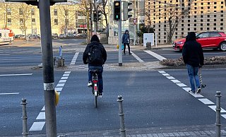 Die Ampel am Übergang Sparkasse/Rewe funktioniert wieder. - Thomas Reineke Die Ampel am Übergang Sparkasse/Rewe funktioniert wieder. - Thomas Reineke