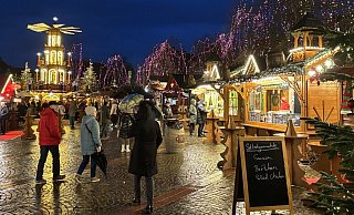 Der Salzhof zum "Weihnachtstraum 2025": Viele Lichter leuchten. - Thomas Reineke