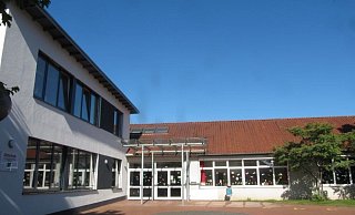 An der Ostschule soll bald ein Verkehrsversuch unternommen werden. - Eben-Ezer An der Ostschule soll bald ein Verkehrsversuch unternommen werden. - Eben-Ezer