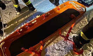 Mit dieser Tragehilfe rettete die Feuerwehr die Patientin. - Feuerwehr Extertal