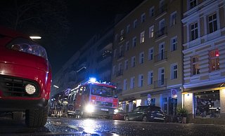 Feuerwehreinsatz in Berlin-Sch&ouml;neberg. - Foto: Paul Zinken/dpa