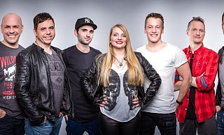 „…eine Band namens WANDA“ bringt das Gute-Laune-Programm direkt auf die Tanzfläche. - Wanda