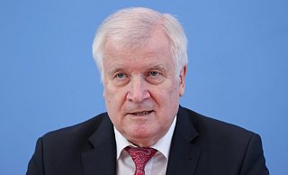 Bundesinnenminister Horst Seehofer während einer Pressekonferenz Ende Mai in Berlin. - Foto: Fabrizio Bensch/Reuters-Pool/dpa Bundesinnenminister Horst Seehofer während einer Pressekonferenz Ende Mai in Berlin. - Foto: Fabrizio Bensch/Reuters-Pool/dpa
