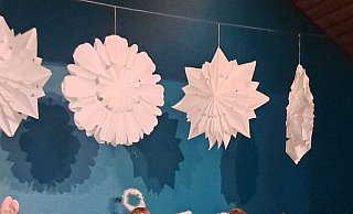 Eine zweite Klasse der Grundschule Asemissen führte ein kleines Theaterstück zum Adventsmarkt auf.Foto: Grundschule Asemissen - GS Asemissen Eine zweite Klasse der Grundschule Asemissen führte ein kleines Theaterstück zum Adventsmarkt auf.Foto: Grundschule Asemissen - GS Asemissen