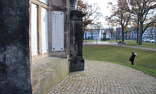 Ein Kriegerdenkmäler auf dem Kaiser-Wilhelm-Platz erinnert an die Gefallenen des Deutschen Krieges von 1866 und des Deutsch-Französischen Krieges von 1870/71. Das andere Denkmal erinnert an die Gefallenen des Ersten Weltkrieges. - Jana Beckmann