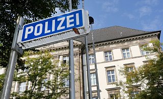 Gegen 25 Polizeibeamte des Polizeipräsidiums Essen wird ermittelt. - Foto: Roland Weihrauch/dpa Gegen 25 Polizeibeamte des Polizeipräsidiums Essen wird ermittelt. - Foto: Roland Weihrauch/dpa