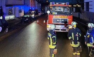 Zu einem Schornsteinbrand an der Bahnhofstraße ist die Feuerwehr Blomberg am Montagmorgen gerufen worden. - Feuerwehr Blomberg
