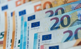 Im kommenden Jahr sind für den Lemgoer Haushalt über eine Million Euro Verlust prognostiziert. Das sorgt bei der Ratssitzung für Diskussion.  - Monika Skolimowska/dpa