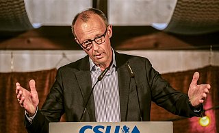 Friedrich Merz spricht während eines Wahlkampfauftritts. - Uwe Lein/dpa Friedrich Merz spricht während eines Wahlkampfauftritts. - Uwe Lein/dpa