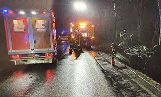 Mit dem Stichwort "Eingeklemmte Person" musste die Feuerwehr am Donnerstagmorgen in Selbeck ausrücken. - Feuerwehr Barntrup Mit dem Stichwort "Eingeklemmte Person" musste die Feuerwehr am Donnerstagmorgen in Selbeck ausrücken. - Feuerwehr Barntrup