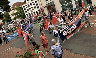 Ungefähr 40 Initiativen, Parteien und Gewerkschaften hatten am Samstag in Lage zu einer Demonstration gegen die AfD aufgerufen. Die CDU blieb zuhause. - Florian Pfitzner