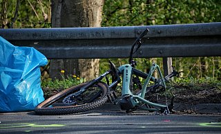 Das vollkommen zerstörte Rad zeigt: die junge Detmolderin hatte keine Chance. - Freitag TV