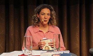 Sally Lisa Starken spricht über die Erfahrungen, die sie bei der Recherche zu ihrem Buch gemacht hat. - Carolin Brokmann-Förster