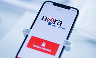 Die App ist eine Ergänzung zu den Notrufnummern 110 und 112 von Polizei, Feuerwehr und Rettungsdiensten und richtet sich vor allem an Menschen mit einer Hör- und Sprachbehinderung. - Rolf Vennenbernd/dpa