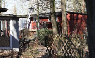 Die Parzelle des Dauercampers Andreas V. - Vera Gerstendorf-Welle Die Parzelle des Dauercampers Andreas V. - Vera Gerstendorf-Welle