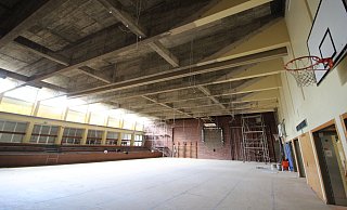 Ein Foto von der Sanierung der kleinen Turnhalle in Hohenhausen von April 2017.&nbsp; - Jens Rademacher