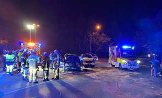 Zwei Menschen wurden verletzt. - Feuerwehr Bad Salzuflen Zwei Menschen wurden verletzt. - Feuerwehr Bad Salzuflen