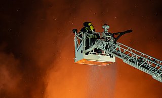 Im Haushalt von Kalletal wurden bei der Feuerwehr Kürzungen vorgenommen. - Freitag-TV Im Haushalt von Kalletal wurden bei der Feuerwehr Kürzungen vorgenommen. - Freitag-TV