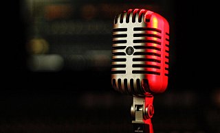 In 15 Gastronomiebetrieben stehen am Freitag Musiker an den Mikrofonen. - Pixabay/prfabioantunes