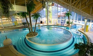 Der Strudel im Aqualip (Spaßbecken). - Stadtwerke Detmold Der Strudel im Aqualip (Spaßbecken). - Stadtwerke Detmold