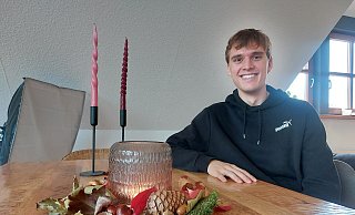 Felix Schaper (26) freut sich auf die Ratsarbeit in Lügde. Gemeinsam mit Miriam Kantzoglou (51) wird er für die Grünen im Rat vertreten sein. - Michaela Weiße Felix Schaper (26) freut sich auf die Ratsarbeit in Lügde. Gemeinsam mit Miriam Kantzoglou (51) wird er für die Grünen im Rat vertreten sein. - Michaela Weiße