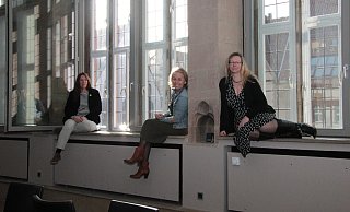 Mehr Frauen sollen sich politisch, gesellschaftlich und ehrenamtlich engagieren. Dazu haben (von links) Claudia Stolz, Britta Y. Stricker und Christiane Thiel die Initiative "Frauenblick auf Politik" ins Leben gerufen. - Carolin Brokmann-Förster