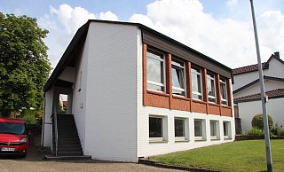 Das Gemeindehaus in Brakelsiek ist verkauft. - Kirsten Fuhrmann Das Gemeindehaus in Brakelsiek ist verkauft. - Kirsten Fuhrmann