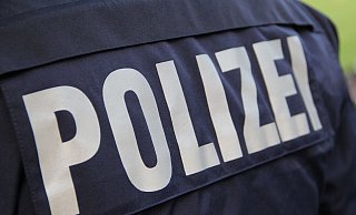 Der flüchtige Fahrer wird jetzt von der Polizei gesucht. - dpa