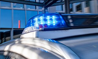 Die Polizei sucht nach Dieben, die in Lemgo zugeschlagen haben. - Foto: David Inderlied/dpa/Symbolbild