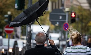 Am Dienstag wird es nochmal stürmisch in OWL. - picture alliance/dpa Am Dienstag wird es nochmal stürmisch in OWL. - picture alliance/dpa