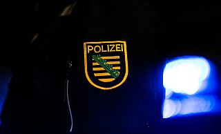«Corona-Spaziergang»: Polizist aus Beamtendienst entfernt (Symbolbild). - Robert Michael/dpa «Corona-Spaziergang»: Polizist aus Beamtendienst entfernt (Symbolbild). - Robert Michael/dpa