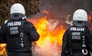 Polizisten beim Einsatz in Lützerath (Archivfoto) - Thomas Banneyer/dpa