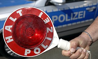 Der junge Autofahrer konnte gefasst werden. - Symbolbild: Pixabay Der junge Autofahrer konnte gefasst werden. - Symbolbild: Pixabay
