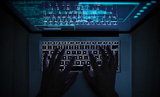 Das Bundesverfassungsgericht hat eine Klage gegen Befugnisse der Strafverfolgungsbehörden zur Online-Durchsuchung geprüft. (Symbolbild) - picture alliance / Silas Stein/dpa Das Bundesverfassungsgericht hat eine Klage gegen Befugnisse der Strafverfolgungsbehörden zur Online-Durchsuchung geprüft. (Symbolbild) - picture alliance / Silas Stein/dpa